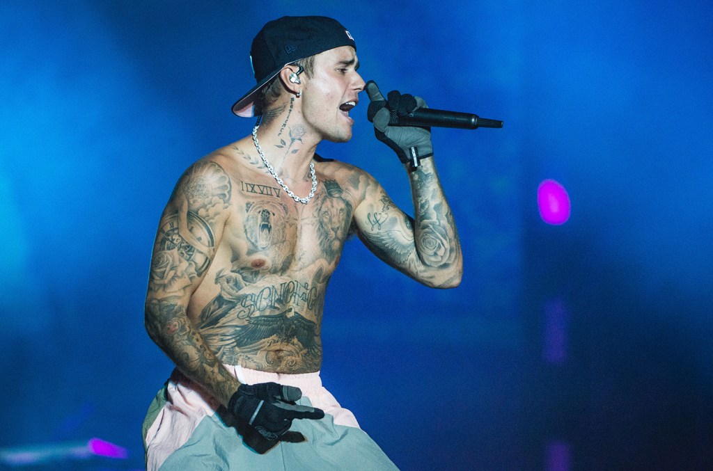 justin-bieber-se-junta-a-sza-para-uma-apresentacao-surpresa-de-‘snooze’-no-concert