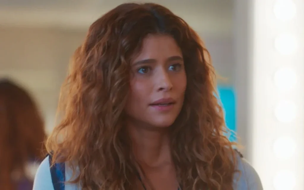 Coração Acelerado: Agrado vira garçonete e é humilhada ao ter de servir João Raul e Naiane